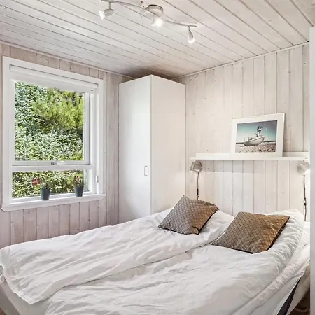 Anelisa - 1-2km From The Sea By Interhome